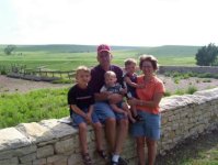 05_family_in_kansas_1_ezr.jpg