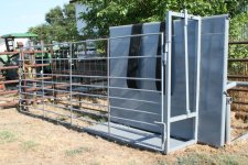 hoof trimming table with gate.JPG