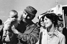 _methode_times_prod_web_bin_8015f354-dfc9-11e5-939c-4ff243c7251c.jpg trudeau and castro.jpg